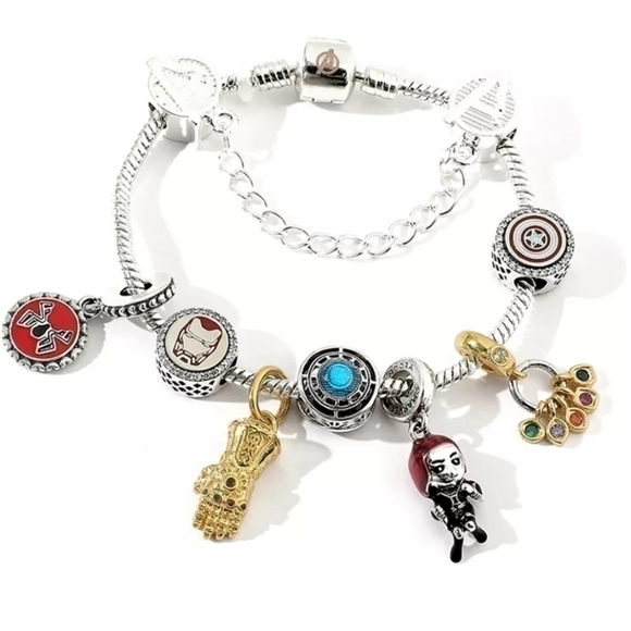 Avengers Hot Charm Bracelet - Picture 2 of 2
